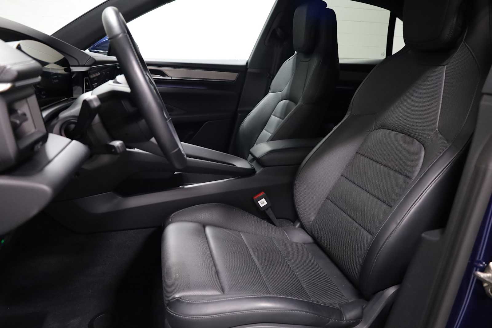 2024 Porsche Macan Electric 4 photo 5