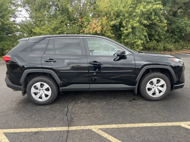 Used 2024 Toyota RAV4 LE with VIN 2T3F1RFV9RC477809 for sale in Kansas City