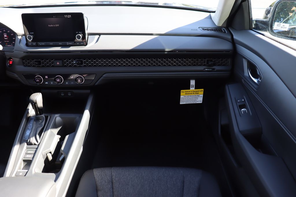 2025 Honda Accord LX photo 15