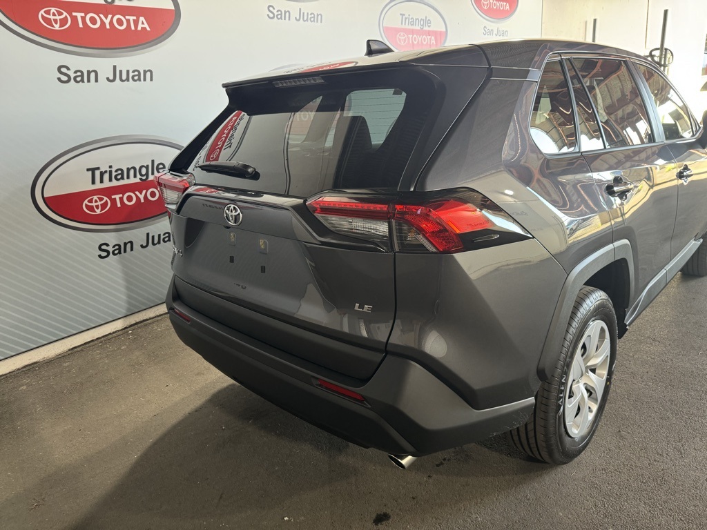 2025 Toyota RAV4 LE photo 12