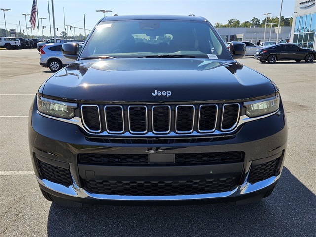 2025 Jeep Grand Cherokee Laredo Altitude photo 2