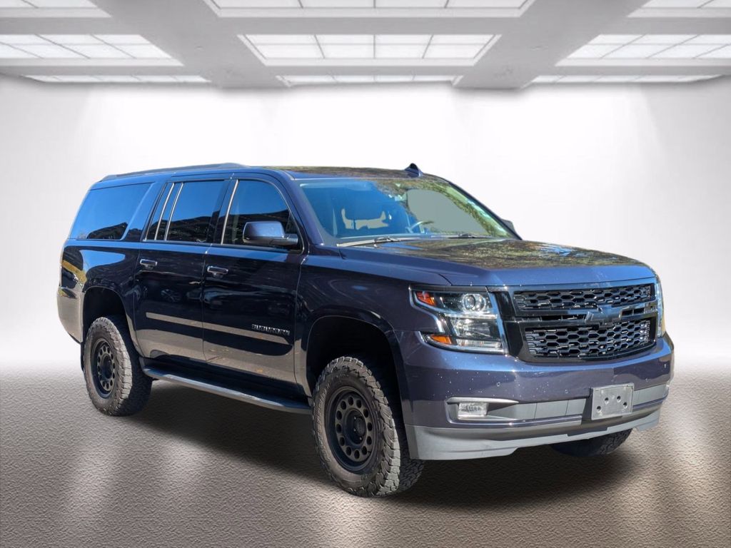 2020 Chevrolet Suburban LT's photo