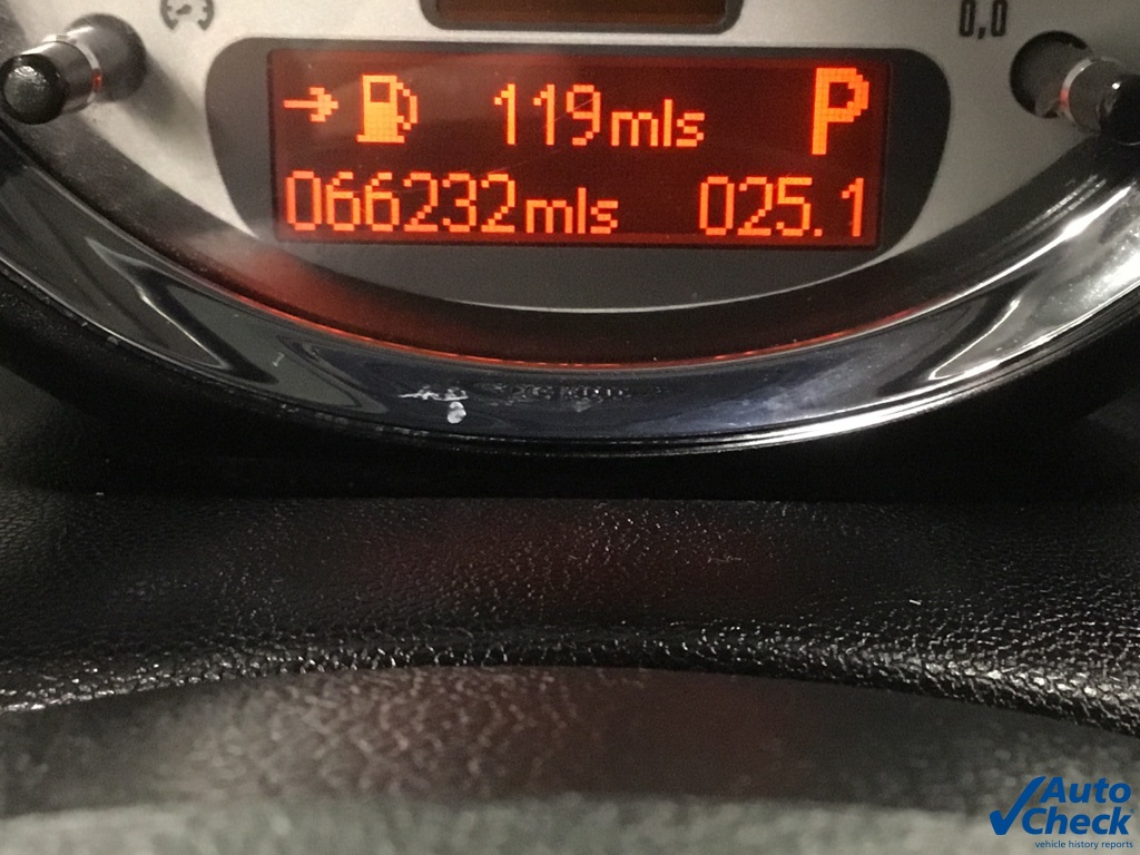 2010 Mini Clubman Base photo 31