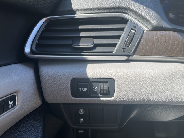 2019 Honda Accord Hybrid EX-L photo 11