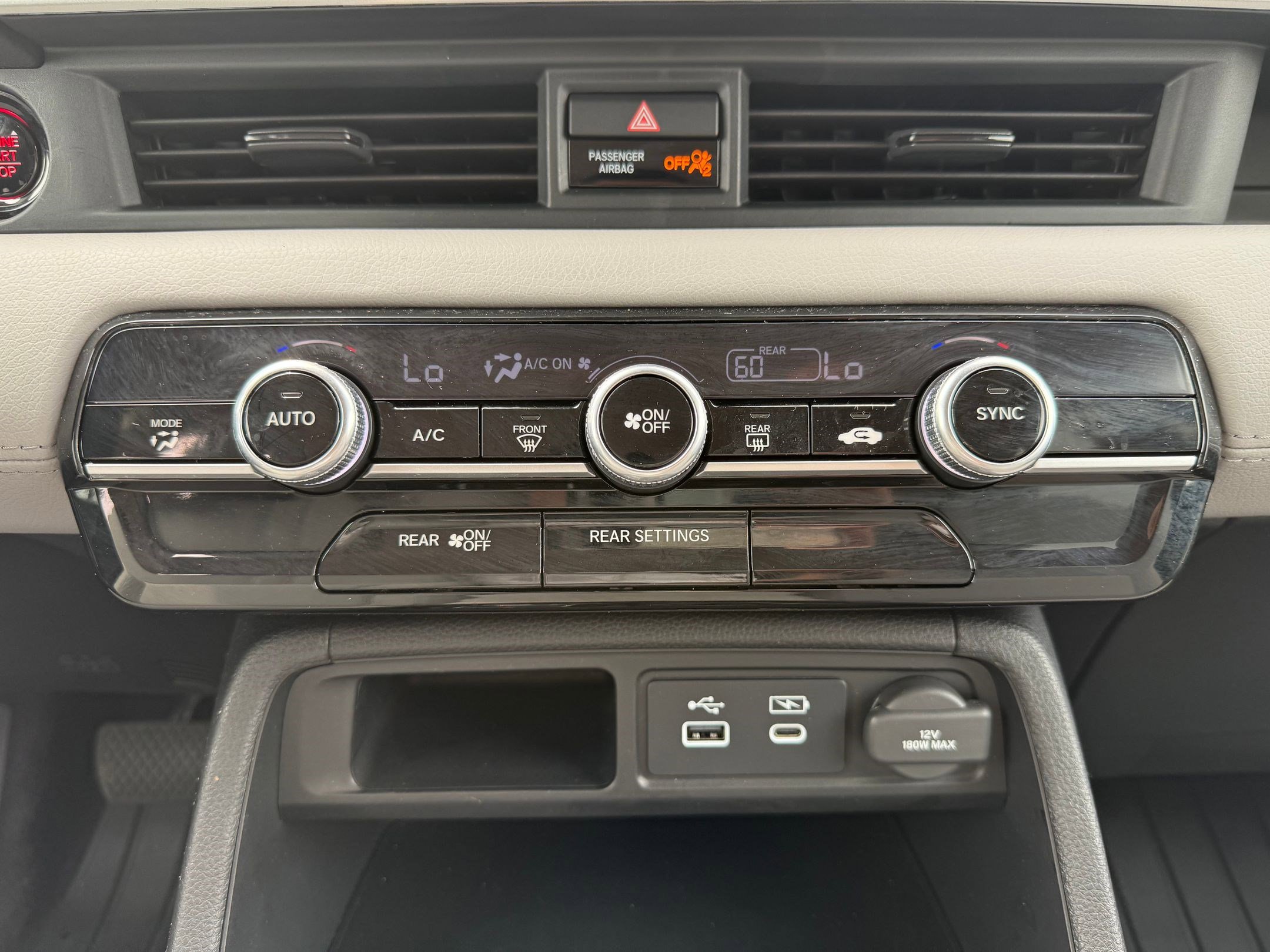2024 Honda Pilot LX photo 20
