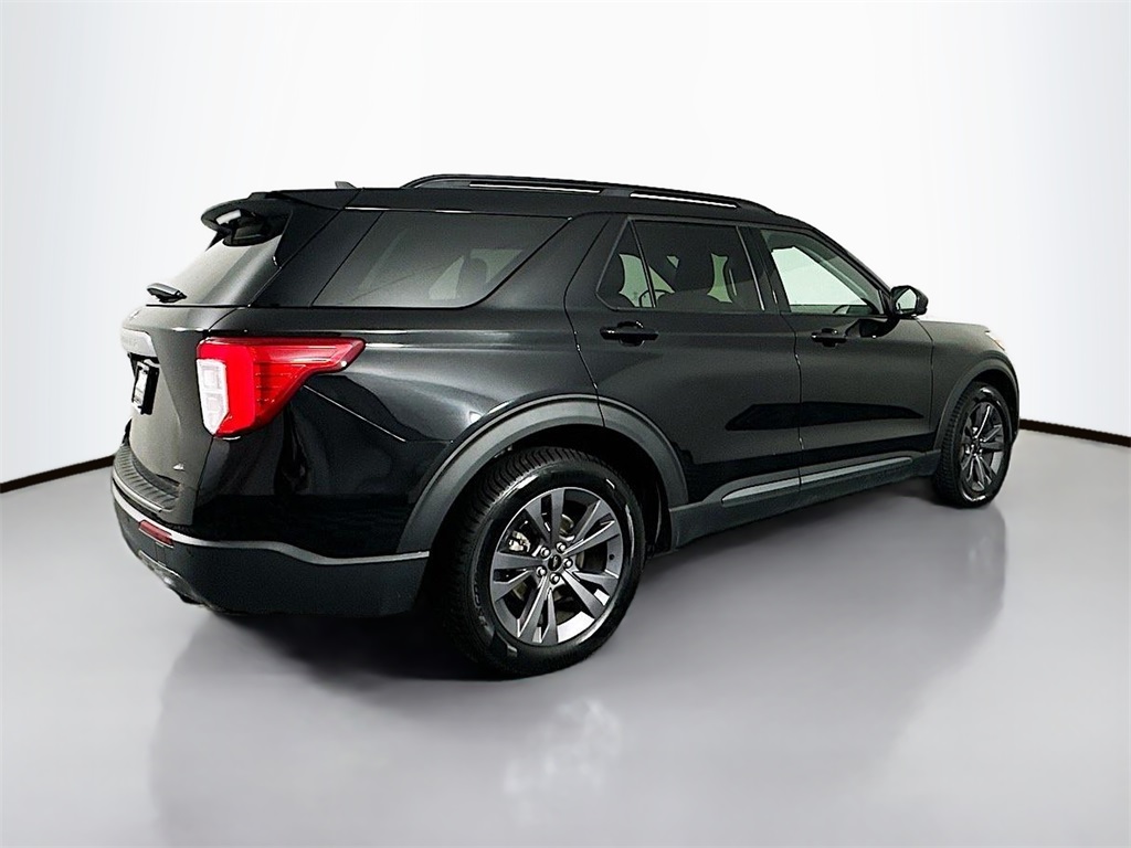 2022 Ford Explorer XLT photo 3