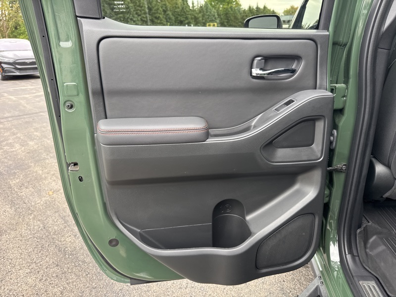 2023 Nissan Frontier PRO-4X Crew Cab photo 31