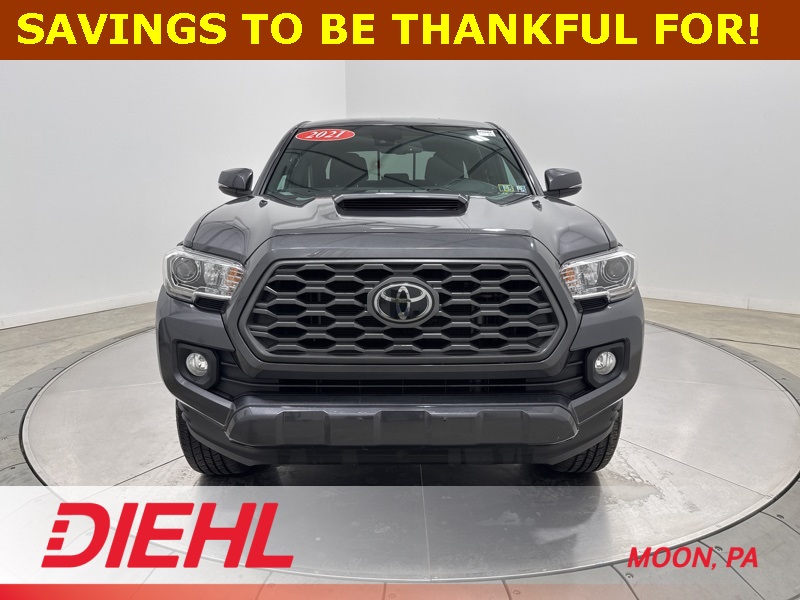 2021 Toyota Tacoma TRD Sport photo 2