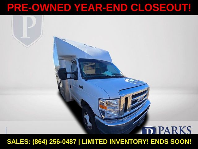 2023 Ford E-Series Cutaway Base's photo