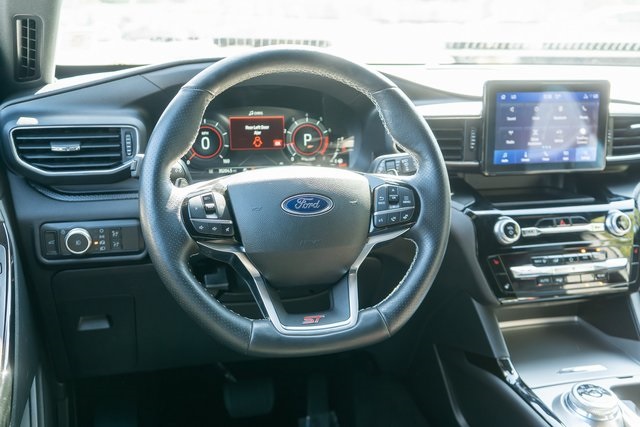 2022 Ford Explorer ST photo 6