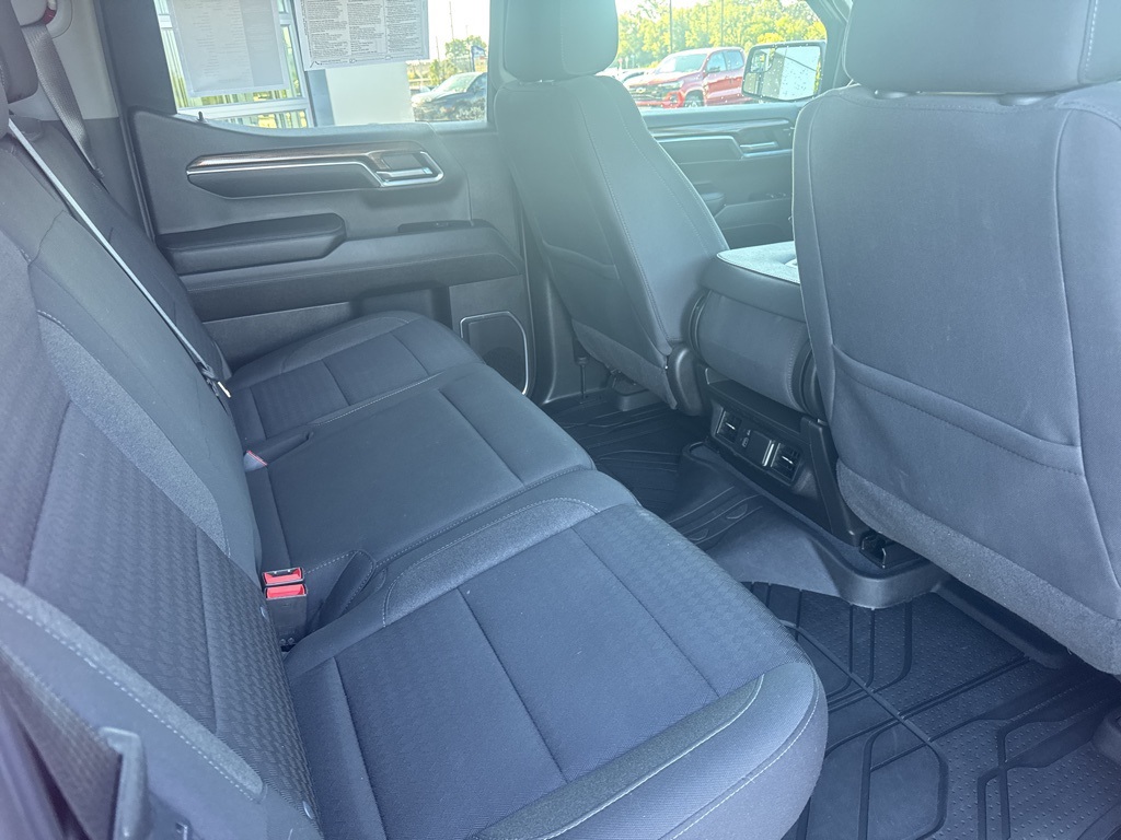 2022 Chevrolet Silverado 1500 LT photo 18