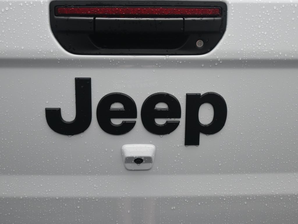 2025 Jeep Gladiator Sport photo 13