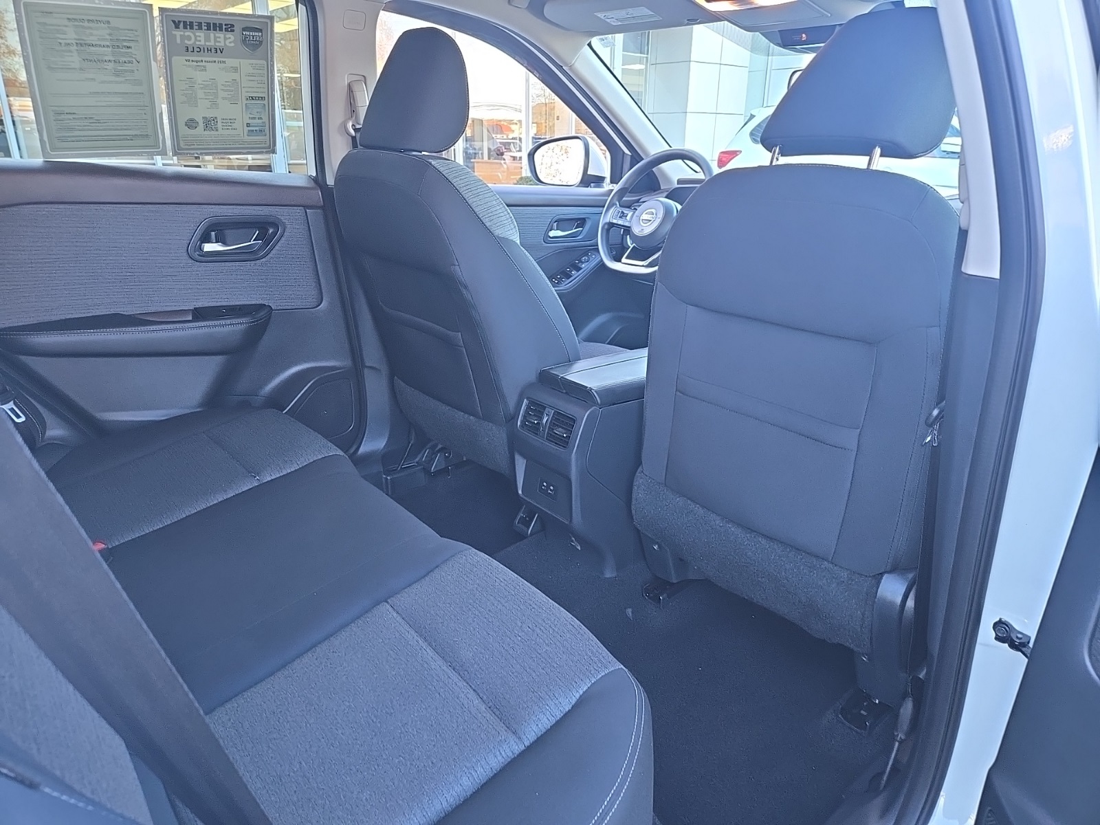 2021 Nissan Rogue SV photo 3