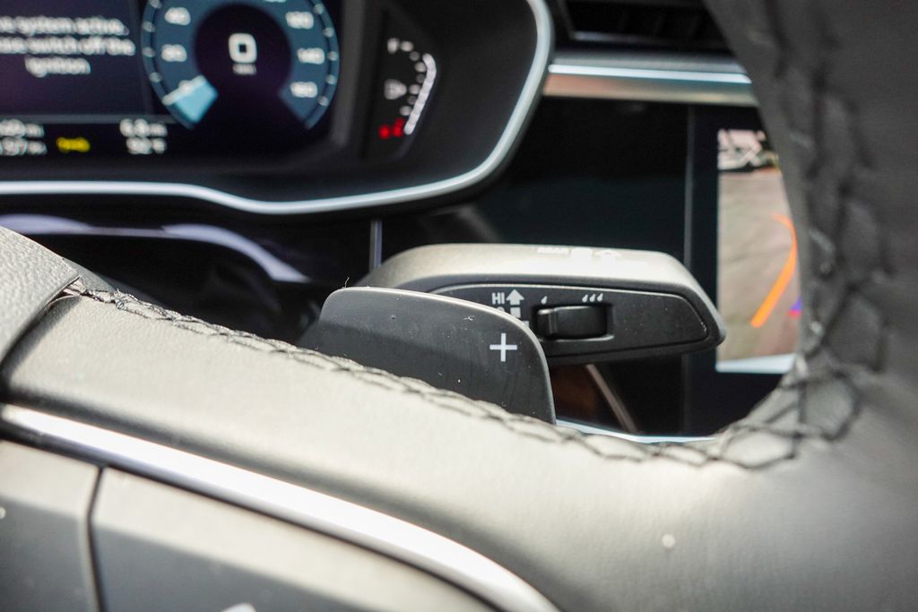 2025 Audi Q3 S line Premium photo 18