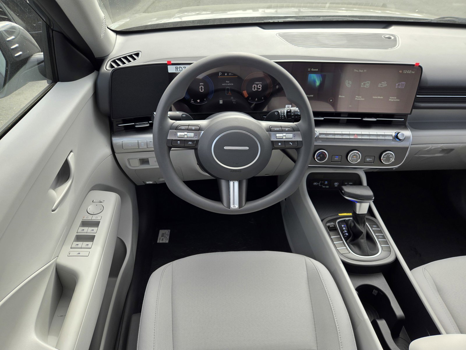 2026 Hyundai Kona SE photo 3