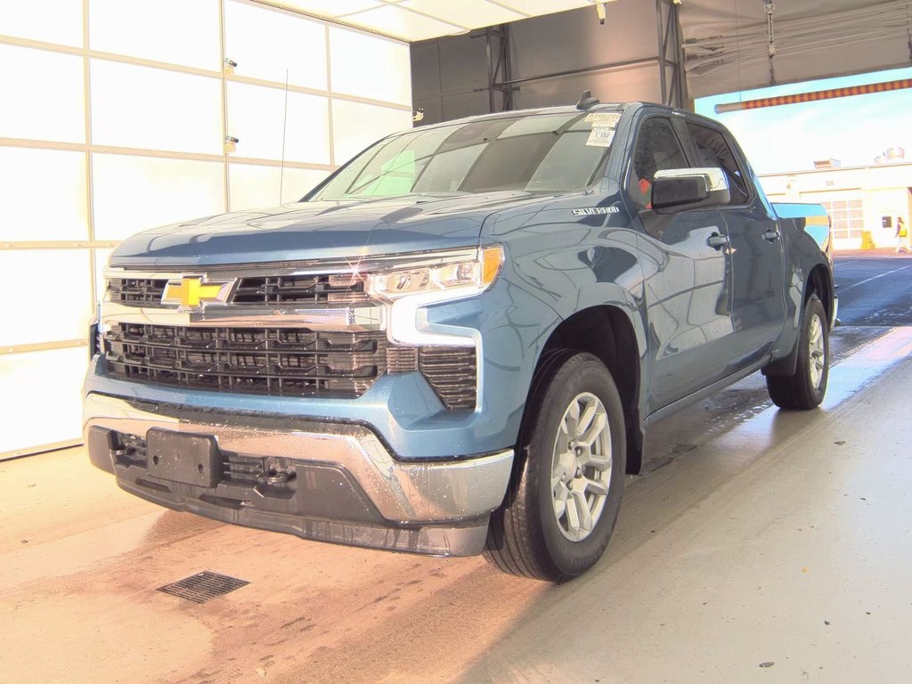 2024 Chevrolet Silverado 1500 LT's photo
