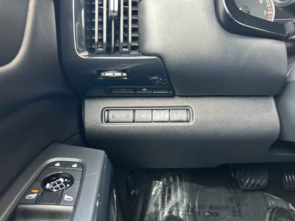 2024 Nissan Pathfinder SV photo 24