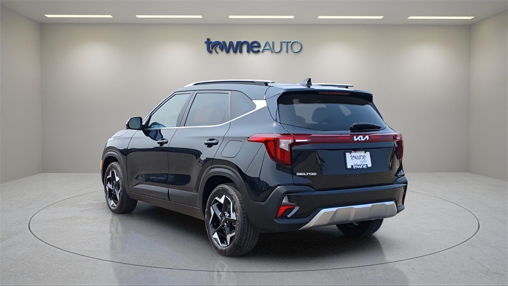 2024 Kia Seltos EX photo 2