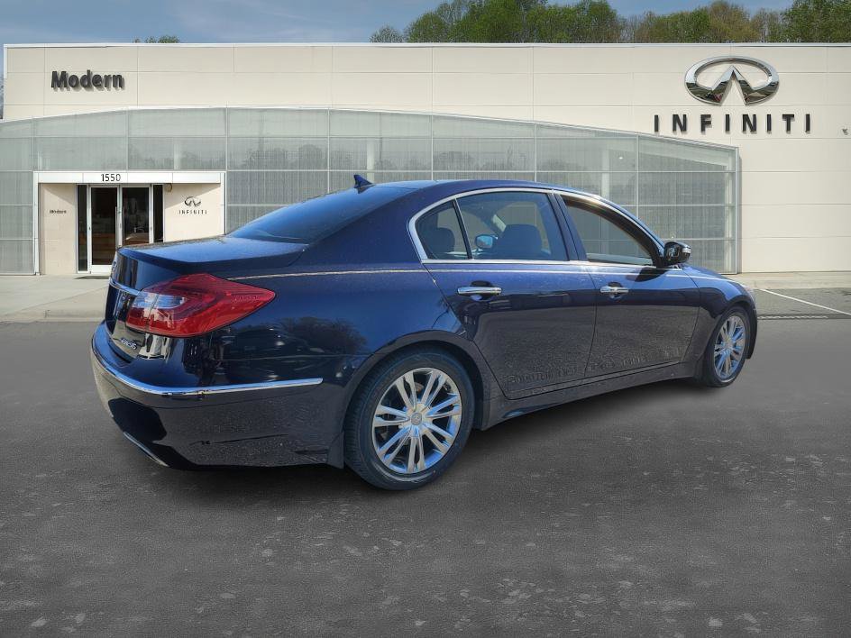 2013 Hyundai Genesis 3.8 photo 4