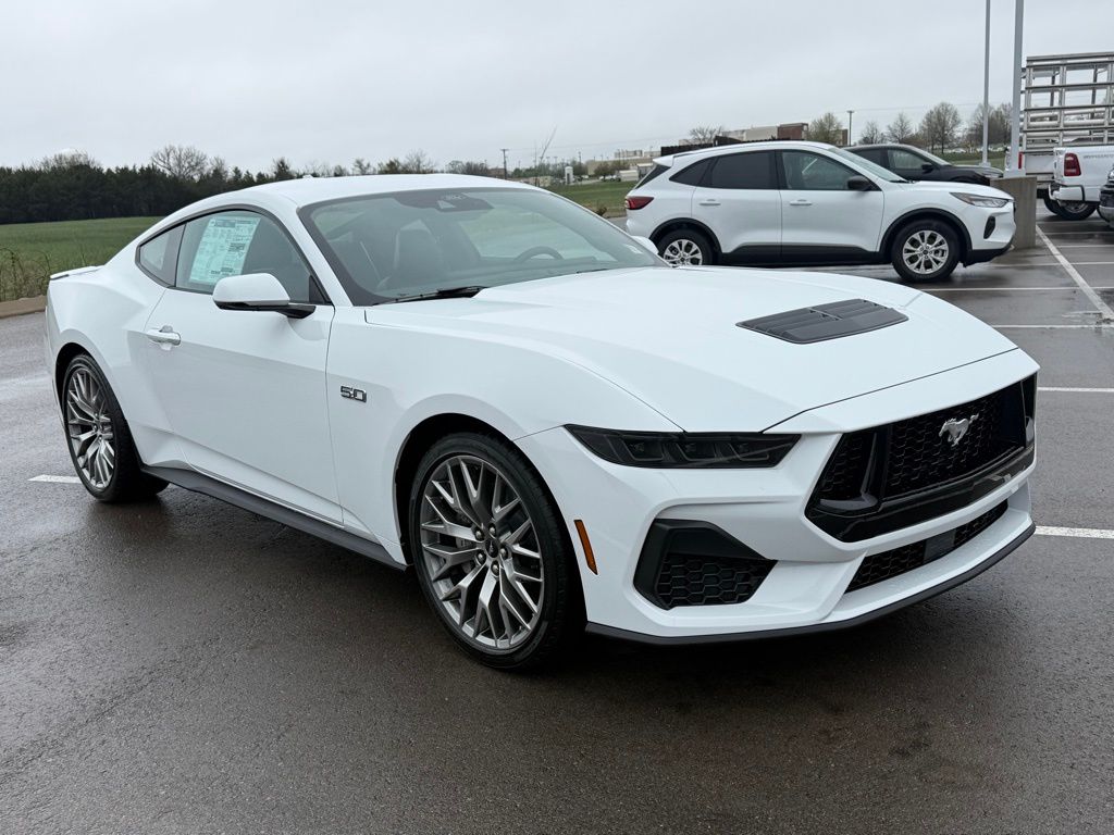 2025 Ford Mustang GT Premium photo 2