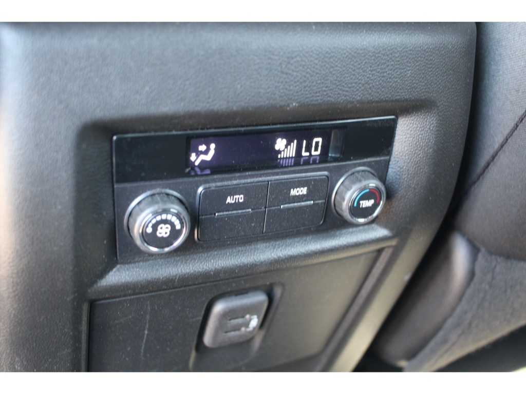 2023 Chevrolet Traverse Cloth photo 22