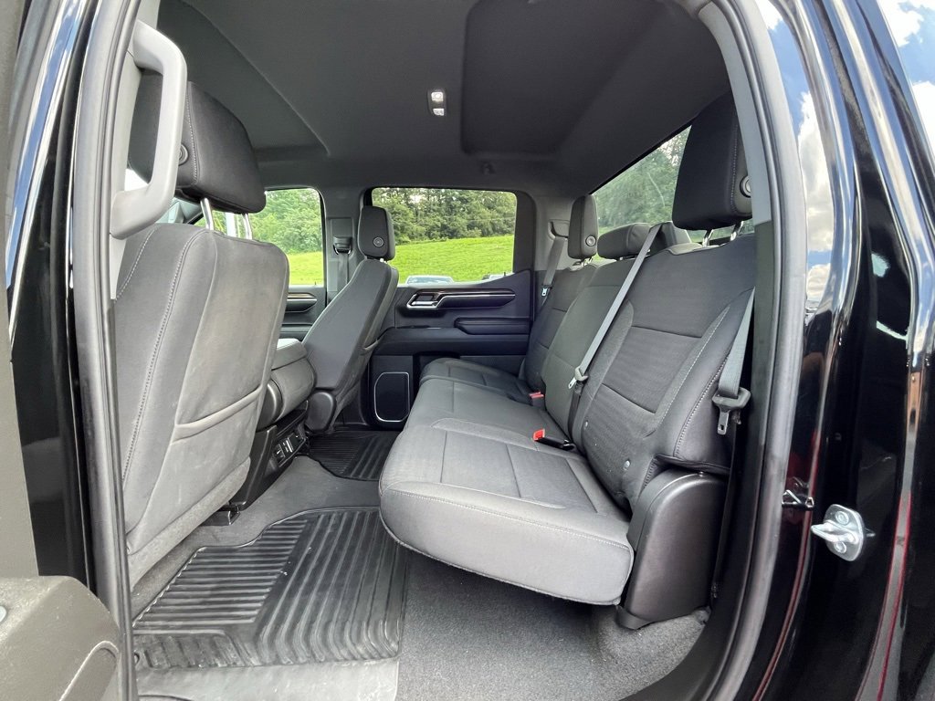 2023 Chevrolet Silverado 1500 LT photo 4
