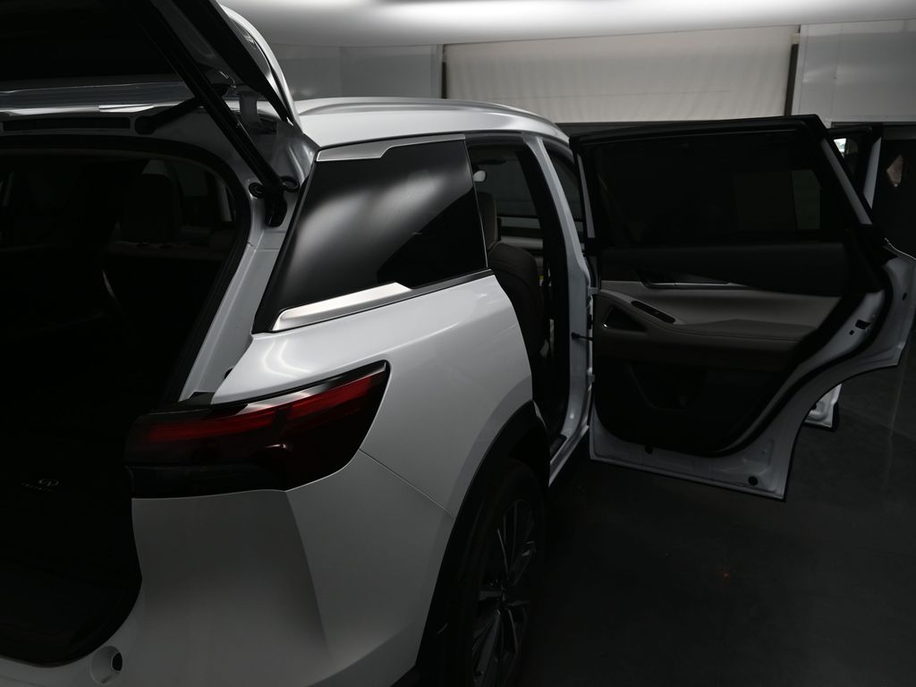 2026 Infiniti QX60 Luxe photo 14