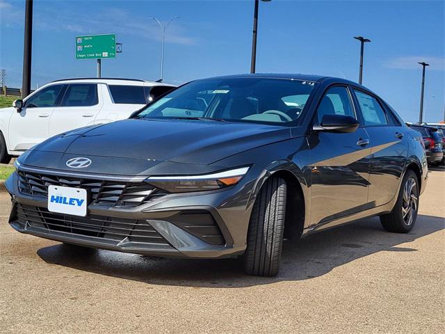 2025 Hyundai Elantra SEL Sport photo 2