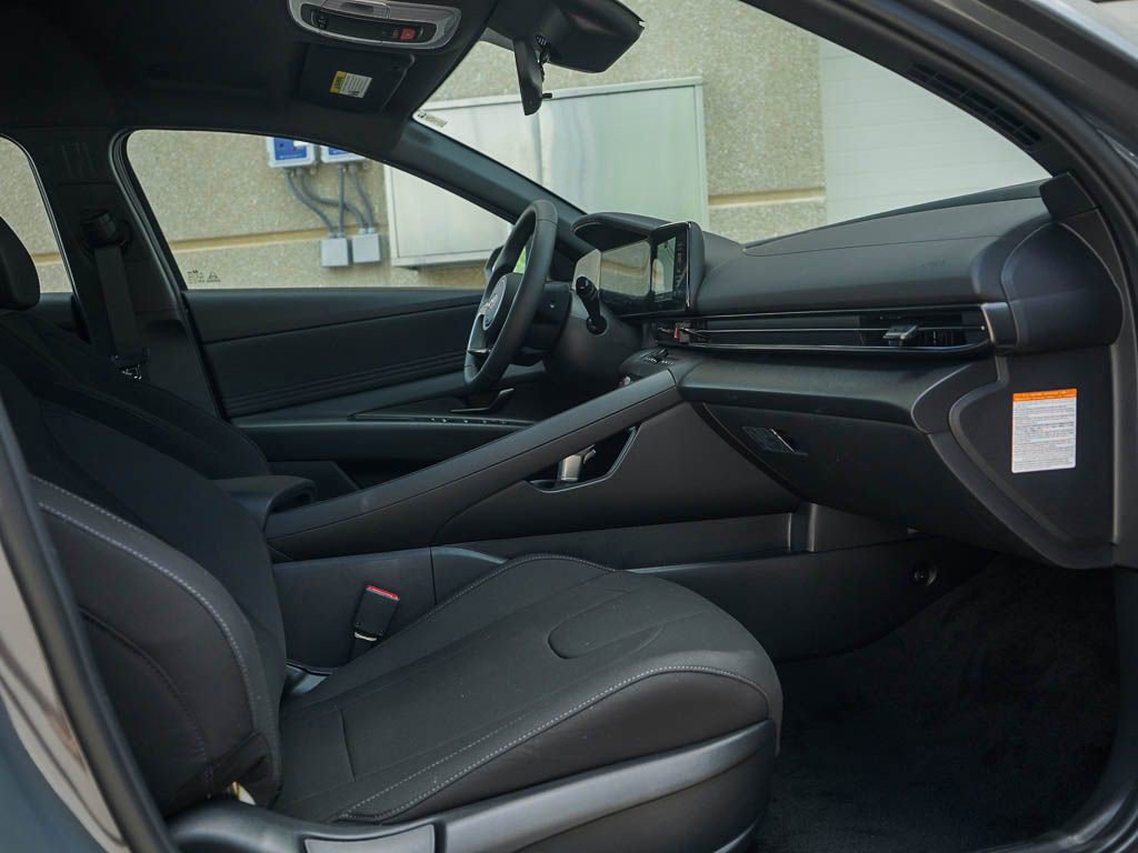 2025 Hyundai Elantra Hybrid Blue photo 7