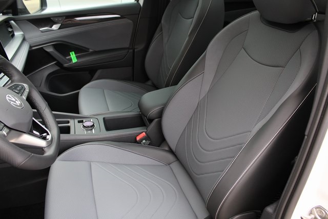 2025 Volkswagen Tiguan SE R-Line Black photo 4