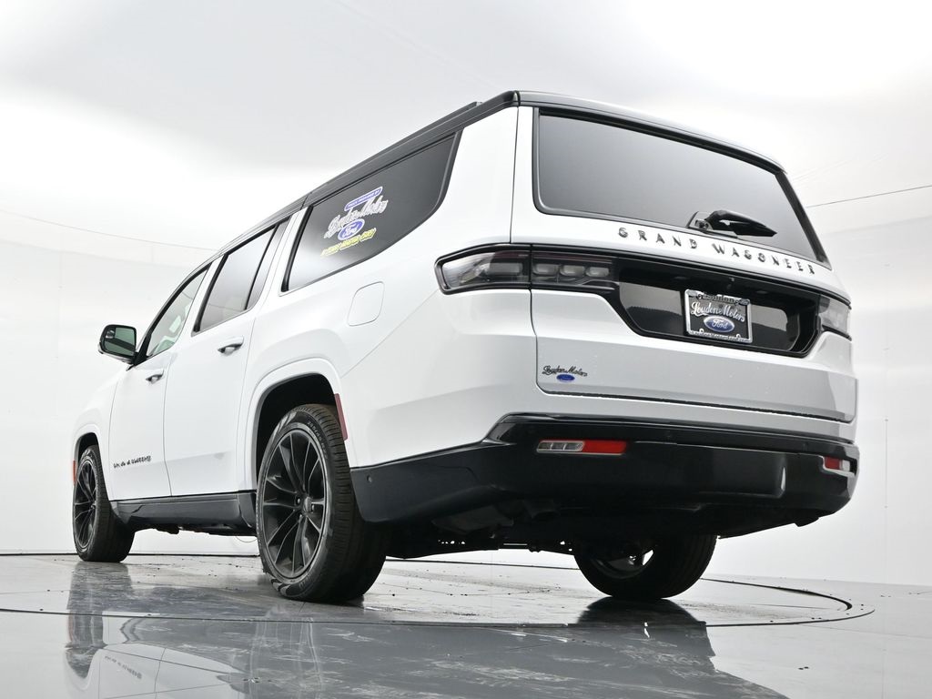 2024 Jeep Wagoneer L Series III photo 43