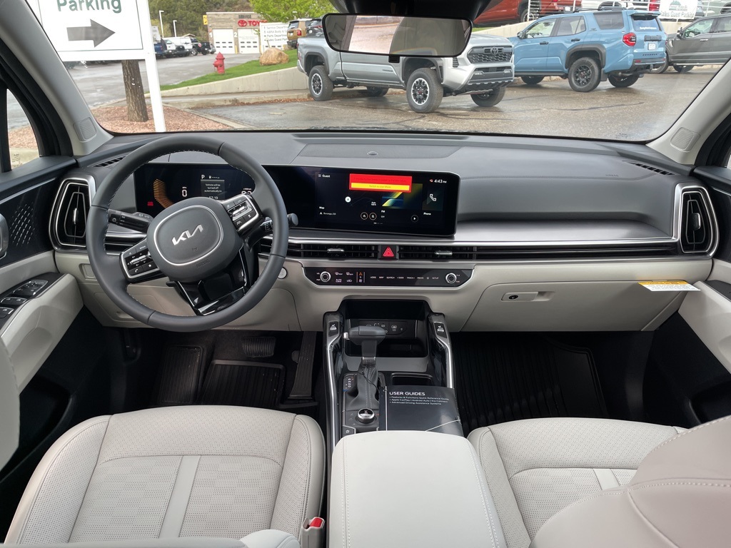 2025 Kia Sorento S photo 14
