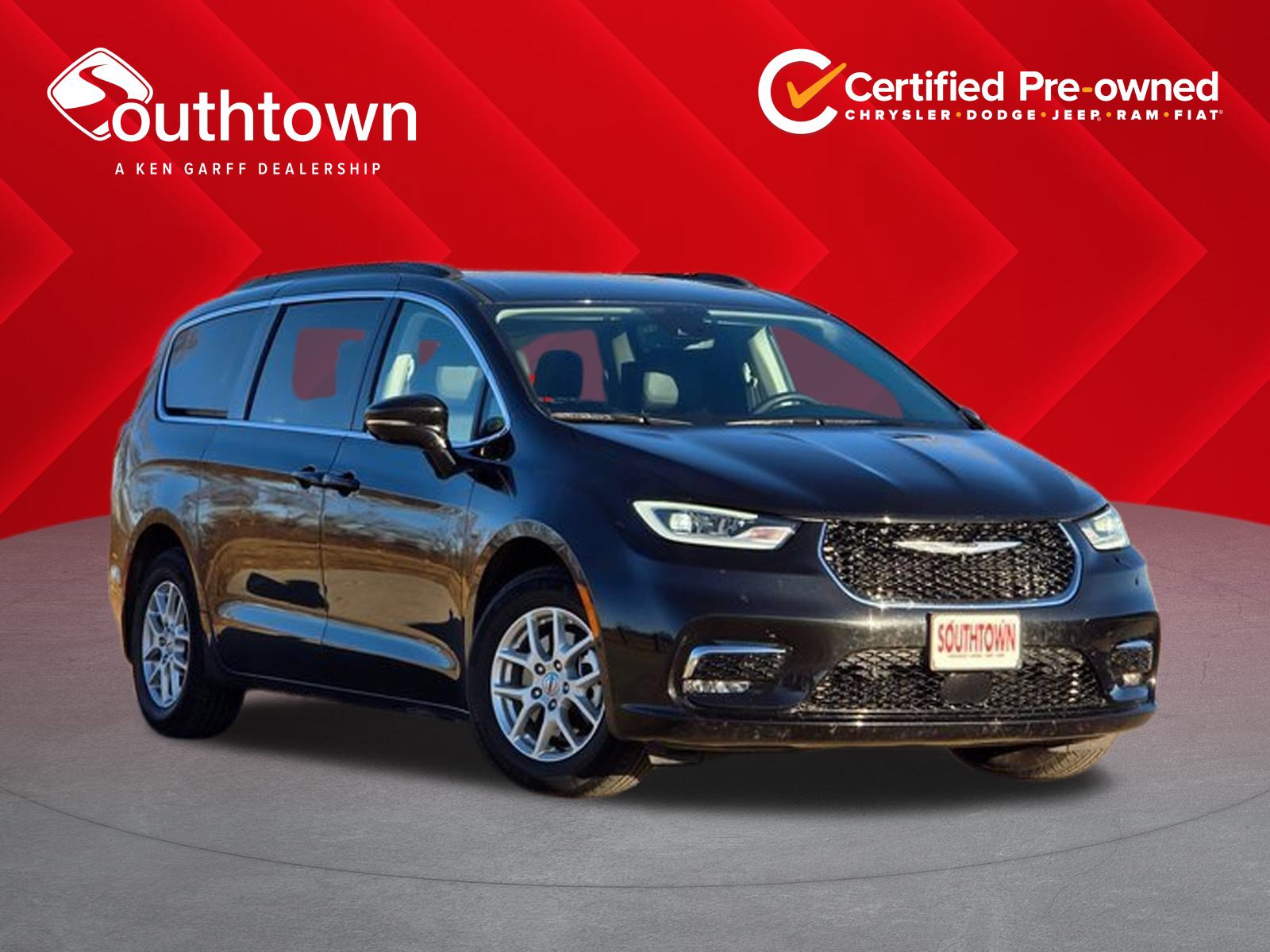 2022 Chrysler Pacifica Touring L's photo