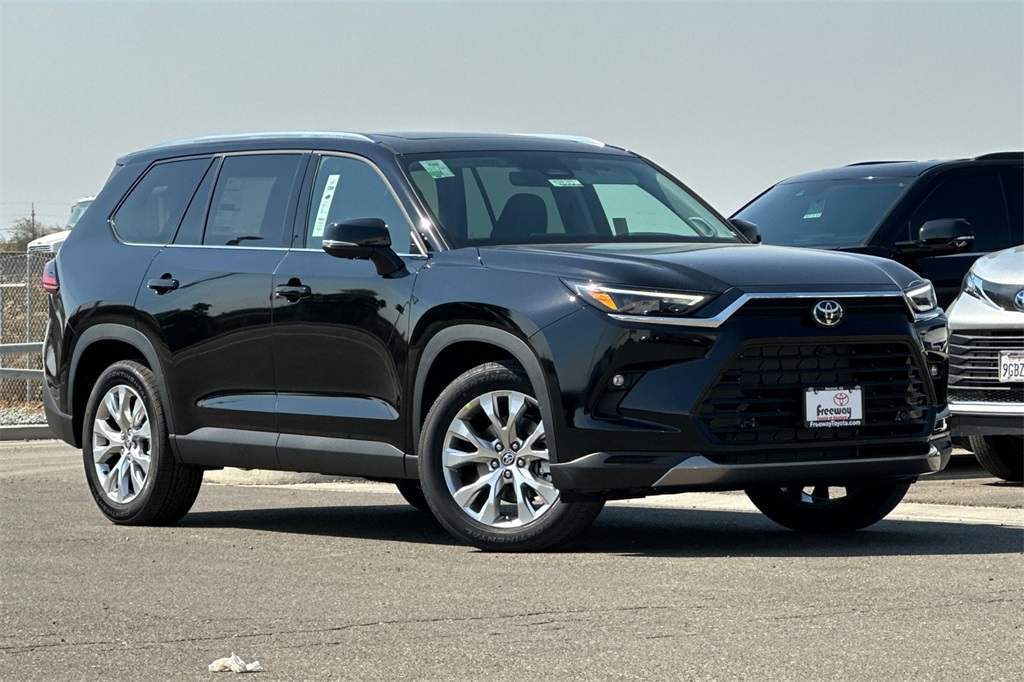 2025 Toyota Grand Highlander Limited AWD photo 2
