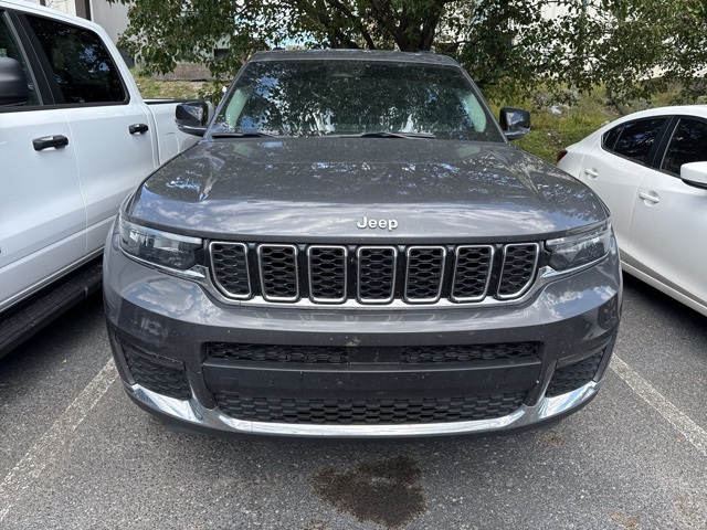 2022 Jeep Grand Cherokee Limited photo 2
