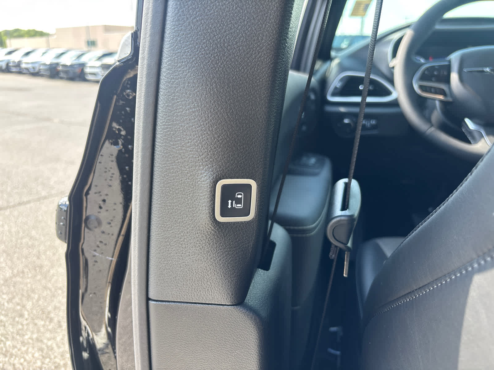 2025 Chrysler Voyager LX photo 17