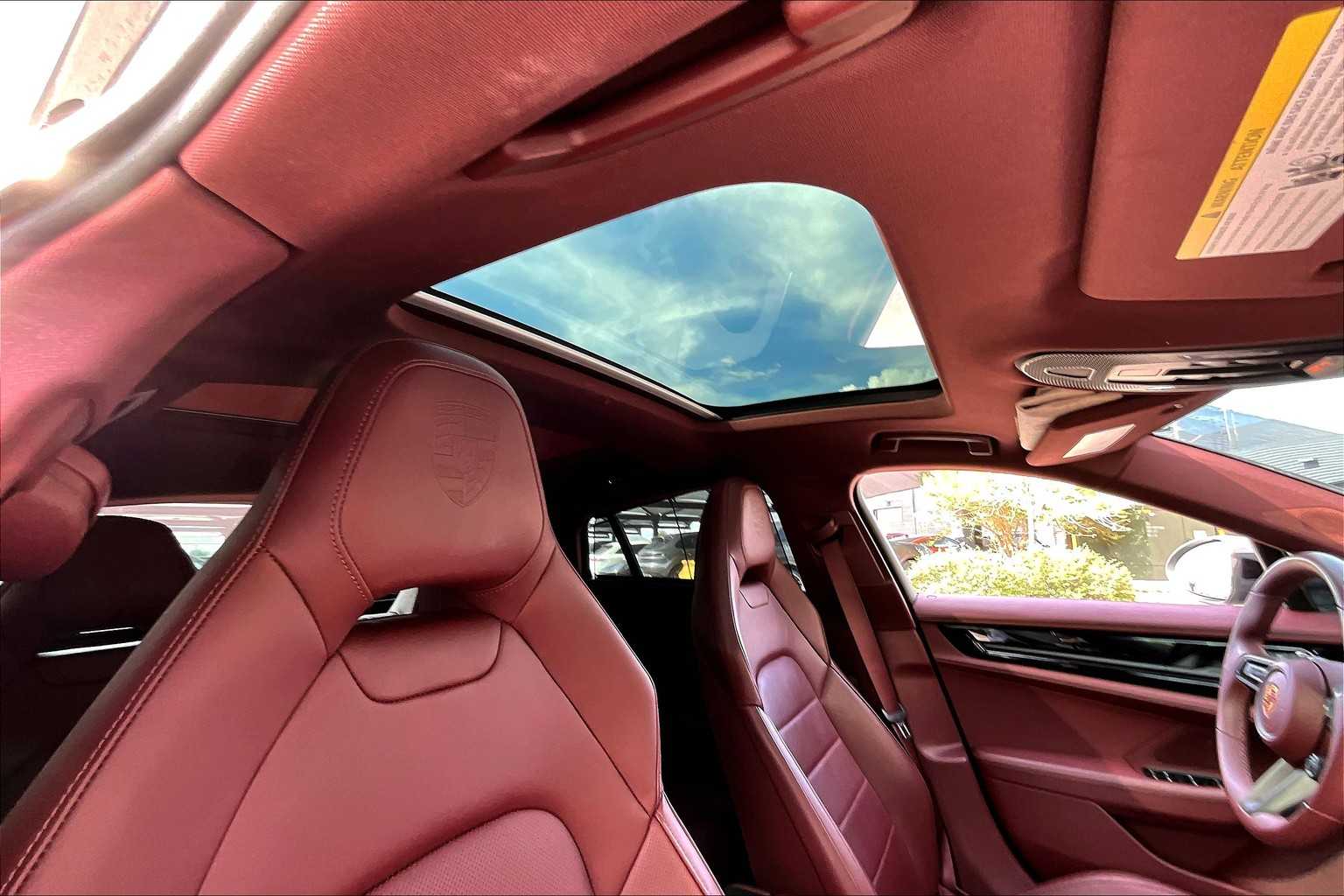 2025 Porsche Panamera 4 photo 18