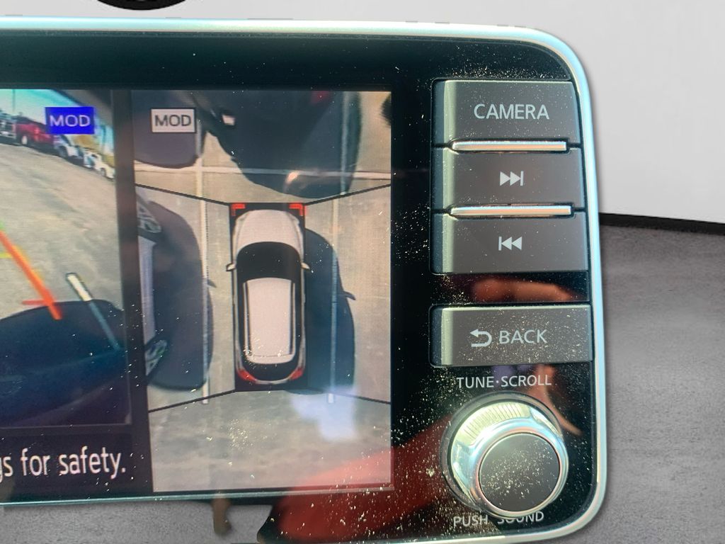 2020 Nissan Kicks SR photo 24
