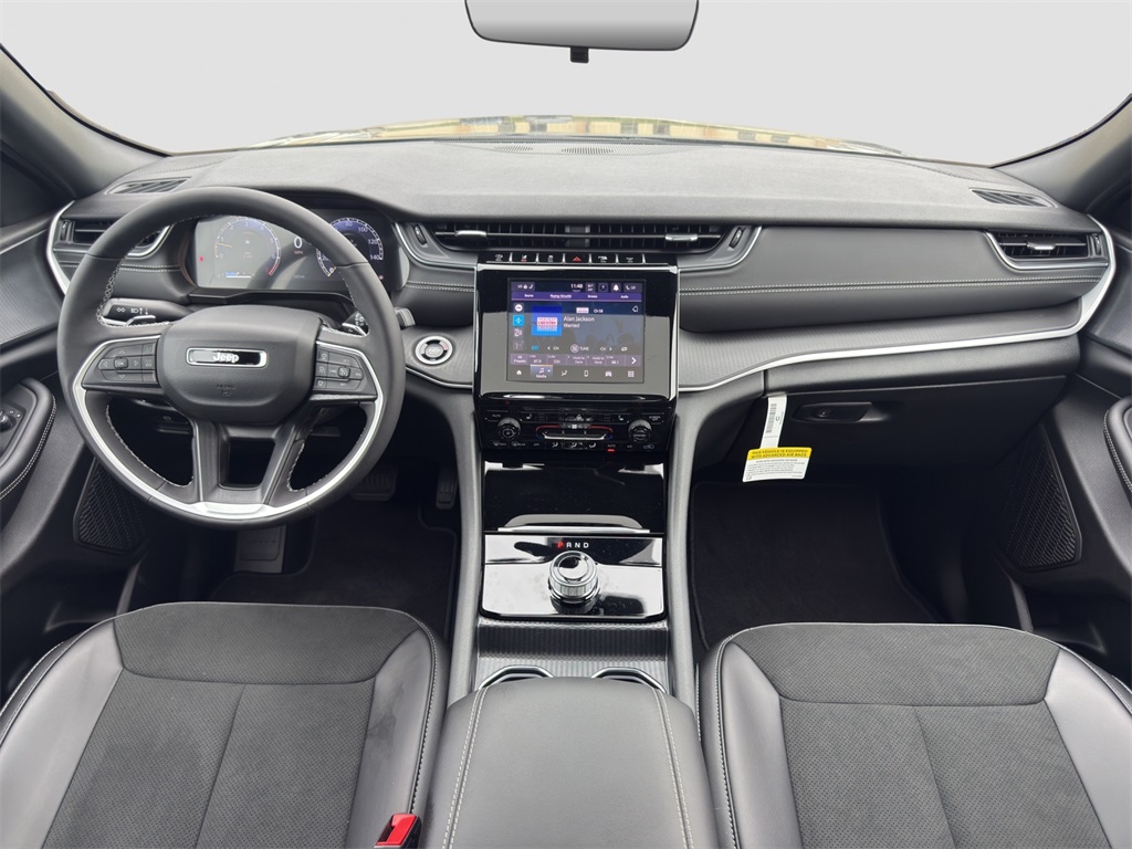 2025 Jeep Grand Cherokee Altitude X photo 13