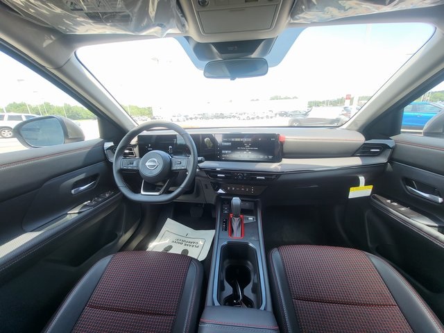 2025 Nissan Kicks SR photo 13