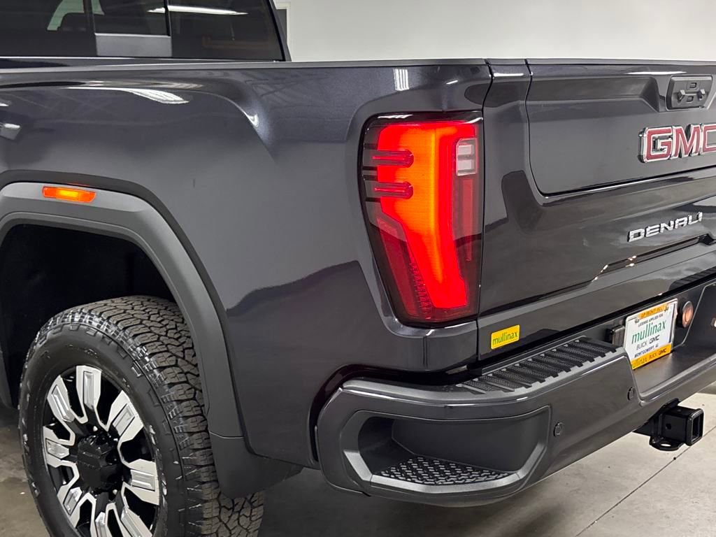 2025 Gmc Sierra 2500 HD Denali photo 10