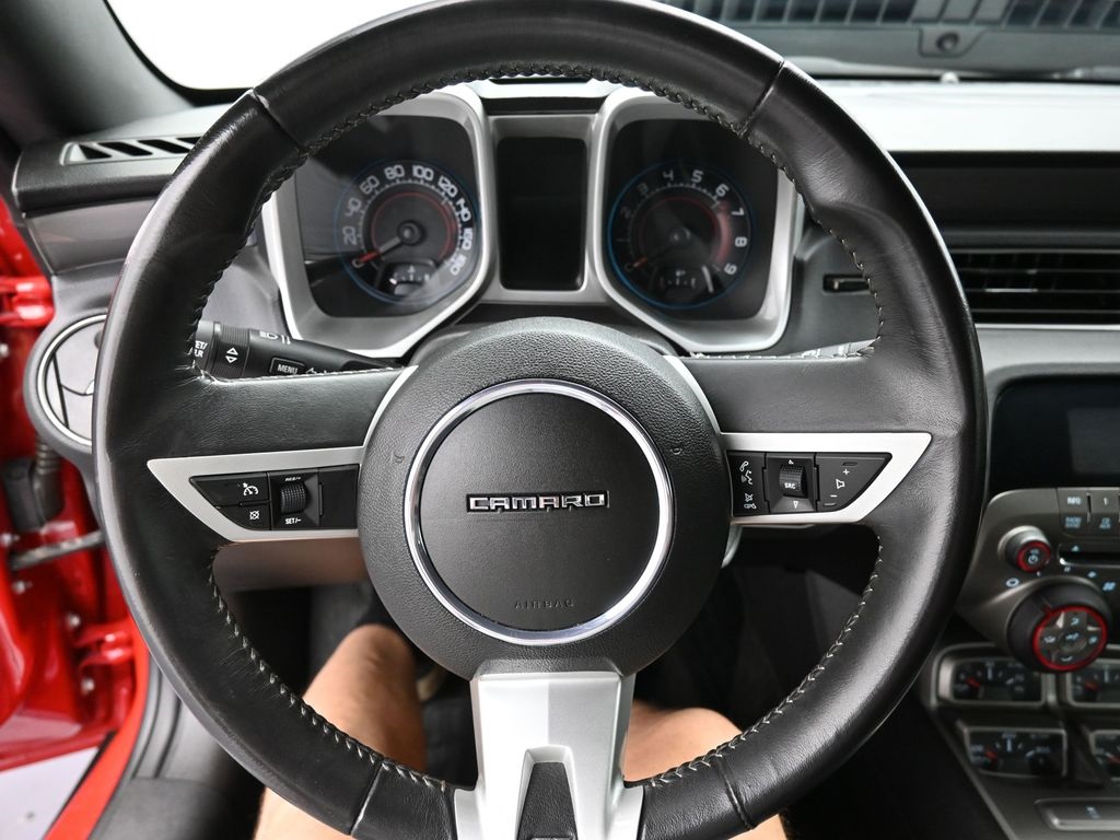 2010 Chevrolet Camaro SS photo 13