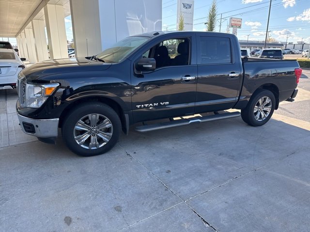 2019 Nissan Titan SV photo 4