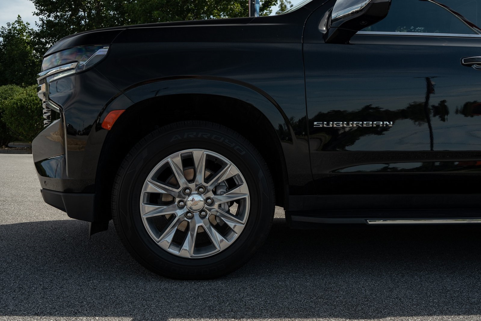 2024 Chevrolet Suburban Premier photo 3