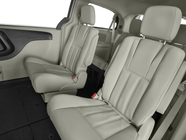2016 Chrysler Town & Country Touring photo 17