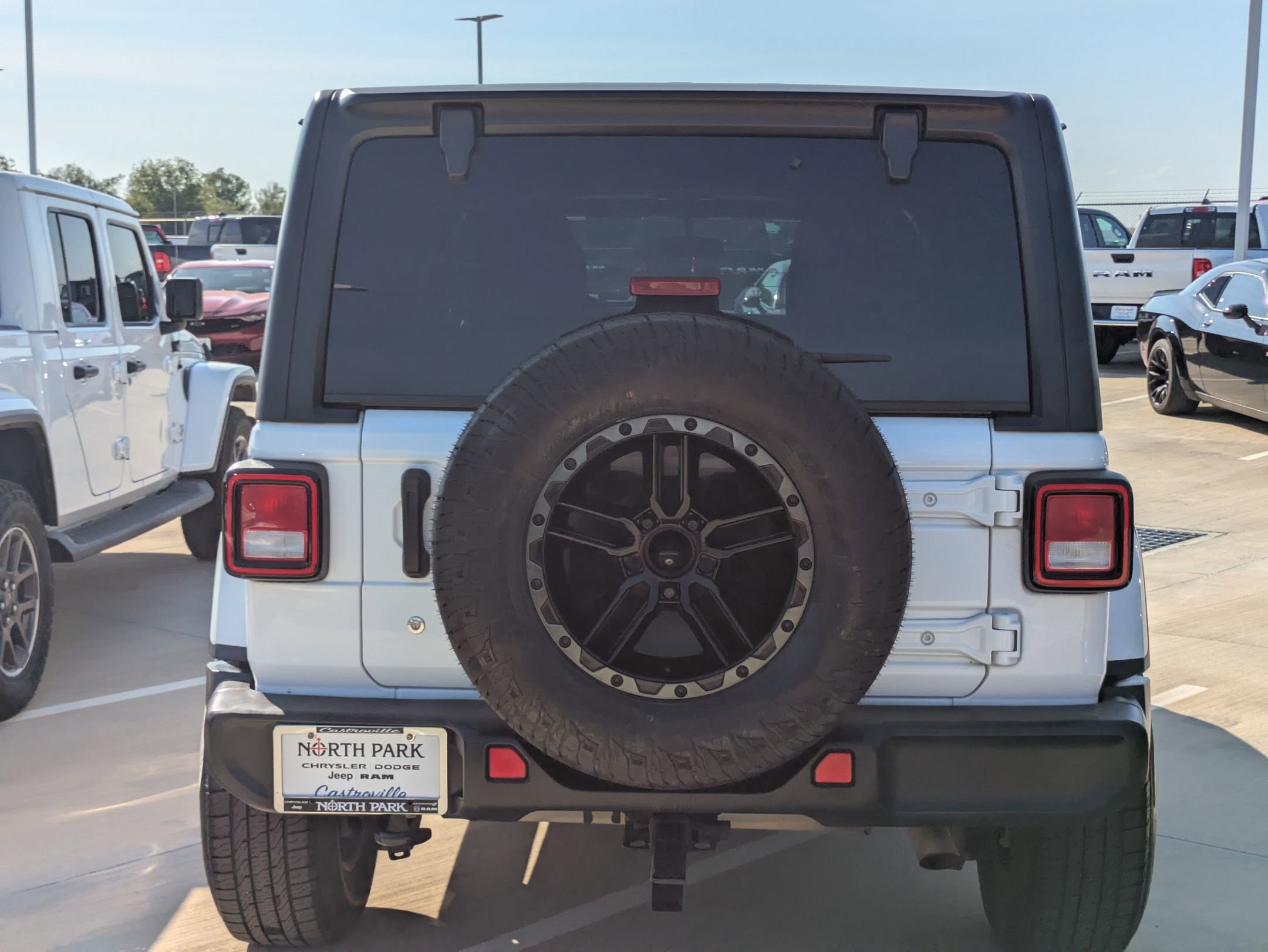 2019 Jeep Wrangler Unlimited Sahara photo 3