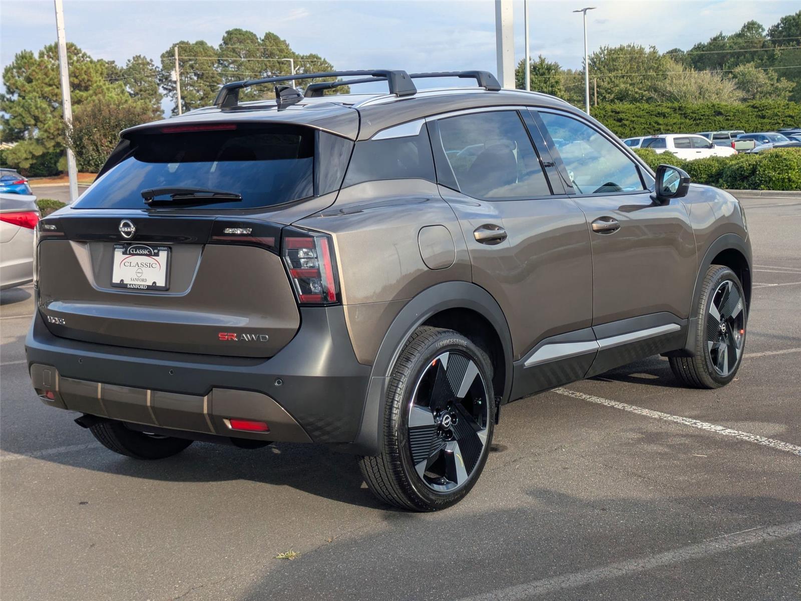 2026 Nissan Kicks SR photo 5