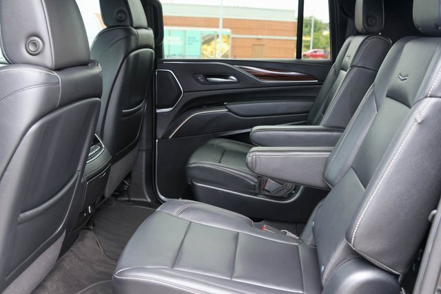 2023 Cadillac Escalade ESV Luxury photo 17