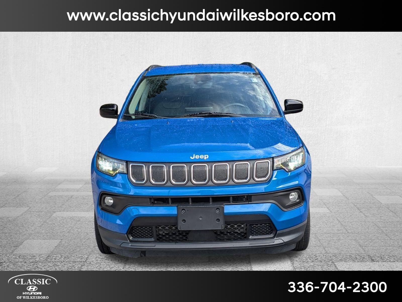 2022 Jeep Compass Latitude Lux photo 2