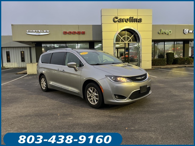 2020 Chrysler Pacifica Touring L's photo